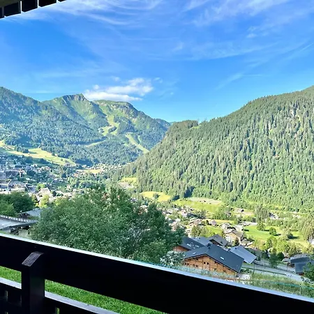 Modern In With Fantastic Views Apartment Chatel